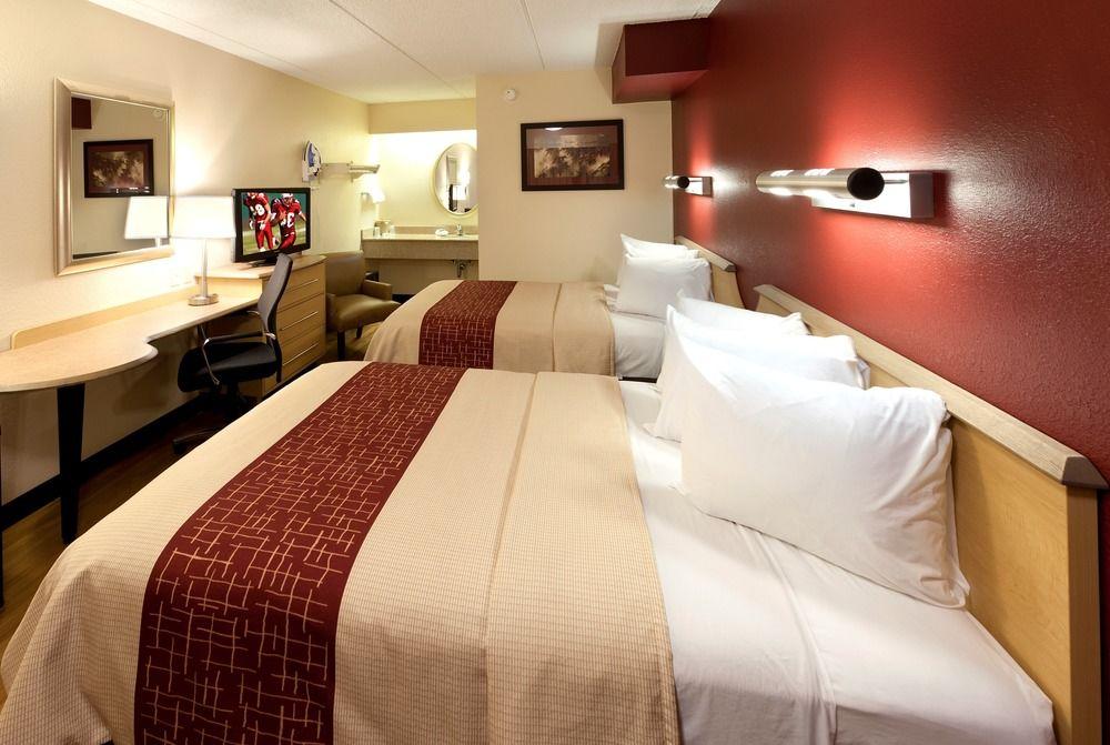 Red Roof Inn Кантон Екстериор снимка