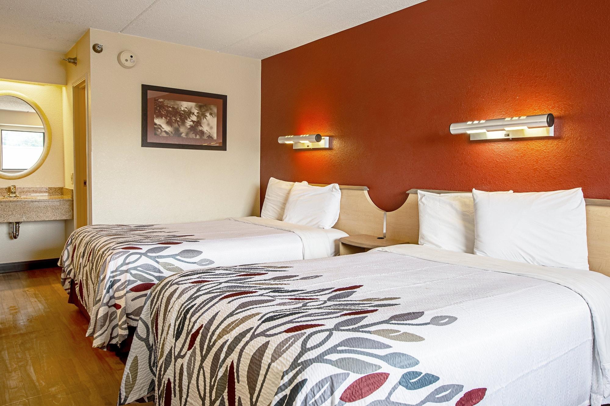 Red Roof Inn Кантон Екстериор снимка